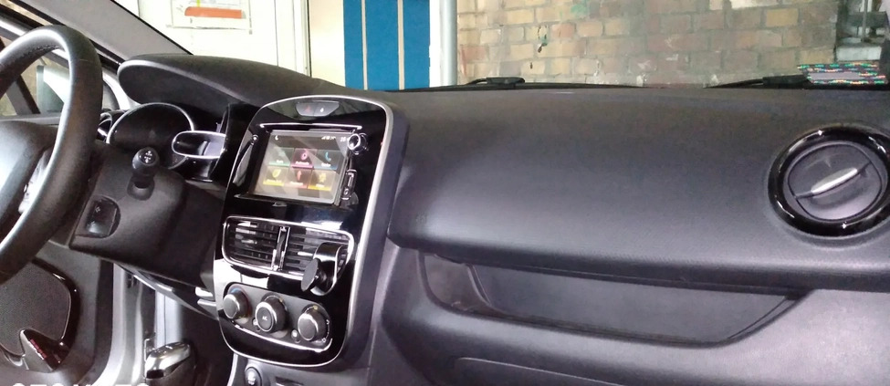 Renault Clio cena 42900 przebieg: 42103, rok produkcji 2019 z Szczecin małe 211